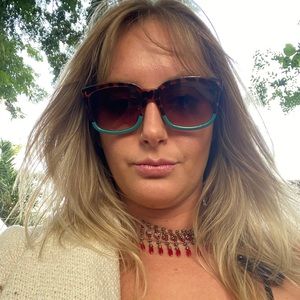 Meet your Posher, Alexandra